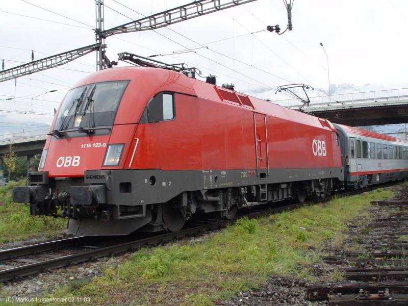 OeBB 1116 123-9 vor dem EC 163 Zrich HB-Wien Westbahnhof bei der Ausfahrt aus Buchs SG am 02.11.03