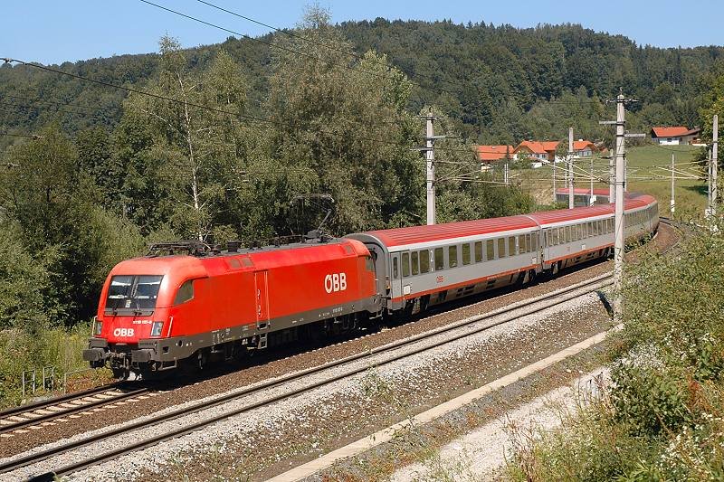 BB 1116 127-0 mit BB-EC 564 (Wien – Innsbruck) bei Salzburg Kasern, 06.08.2007