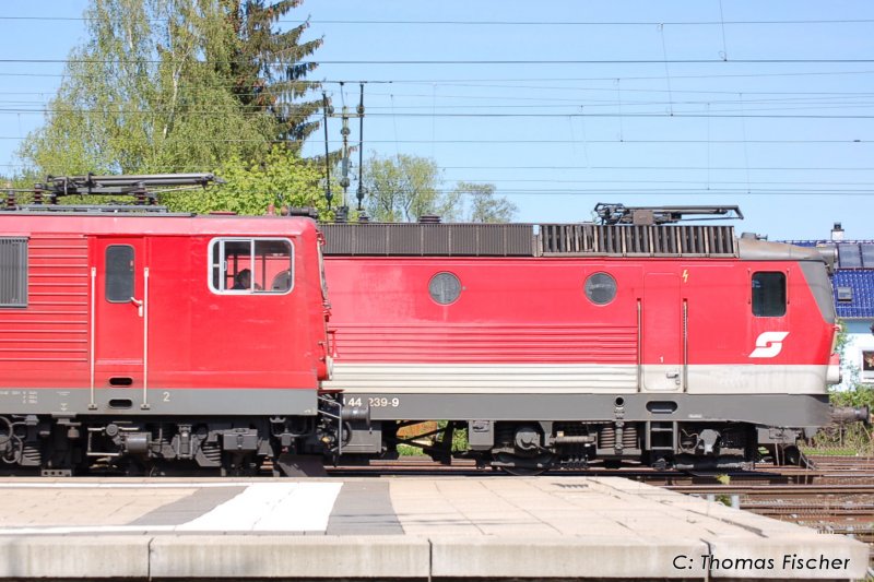 BB 1144 239 trift DB 155er im Bhf Lichtenfels 20.07.2007   