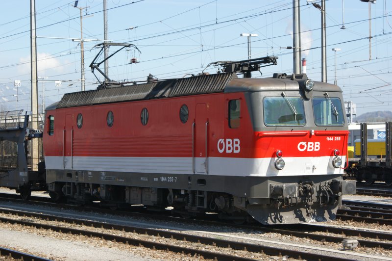 BB 1144-255-7 am 04.03.2009 in Buchs St. Gallen. Diese schne Lok sieht man viel zu wenig oft.