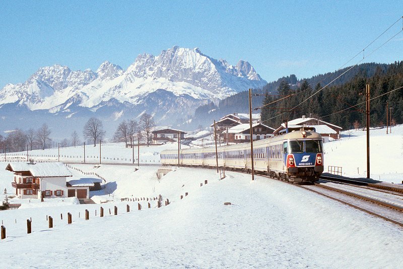 BB 4010 028-1 mit Ex 145 bei Fieberbrunn, 30.12.1988
