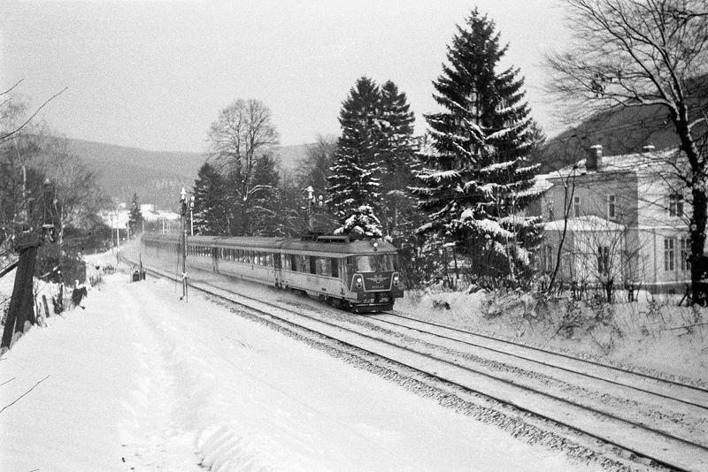 BB 4010.08 mit  Johann Strau  (nach Frankfurt/M.) bei Purkersdorf-Gablitz, 26.12.1970