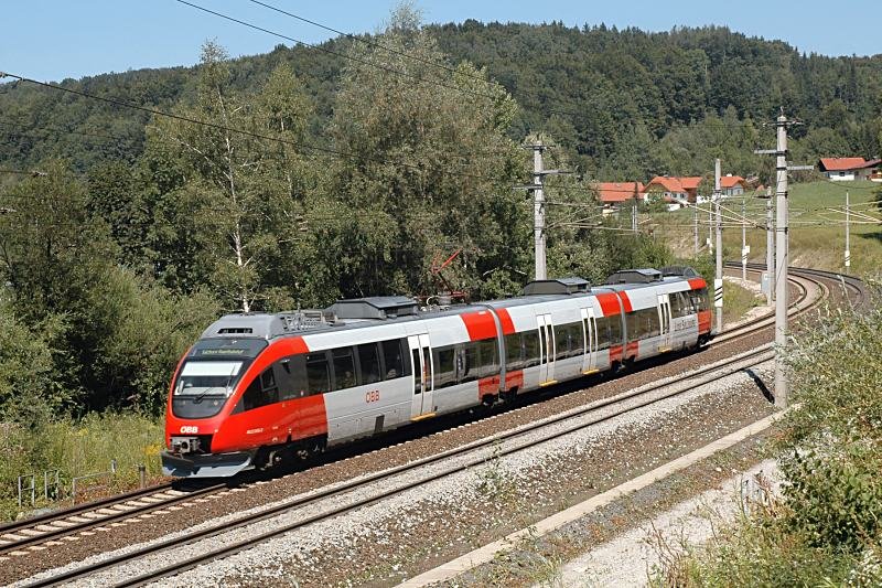 BB 4023 006-2 mit 3066 (S 2) bei Salzburg Kasern, 06.08.2007