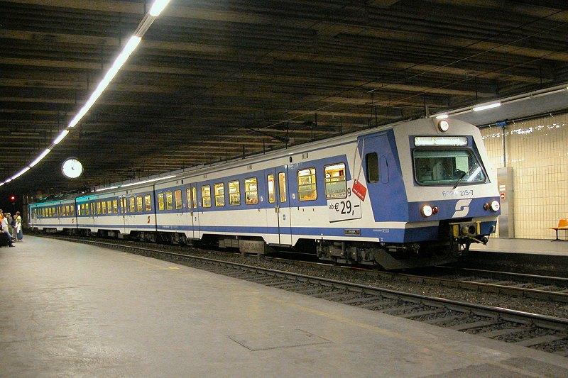 BB 6020 215-7 (S 1 nach Gnserndorf), Wien Sdbf., 15.05.2005
