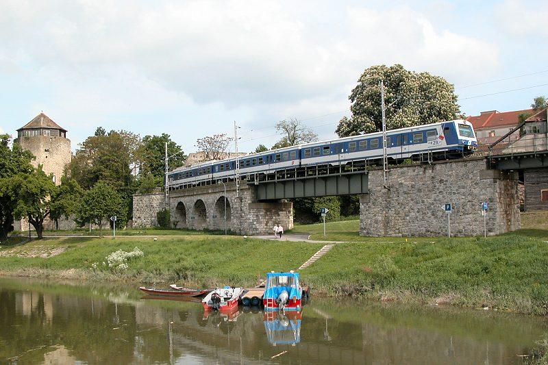 �BB 6020 249-6 mit 27642 (S 7), Hainburg a. d. Donau, 16.05.2005
