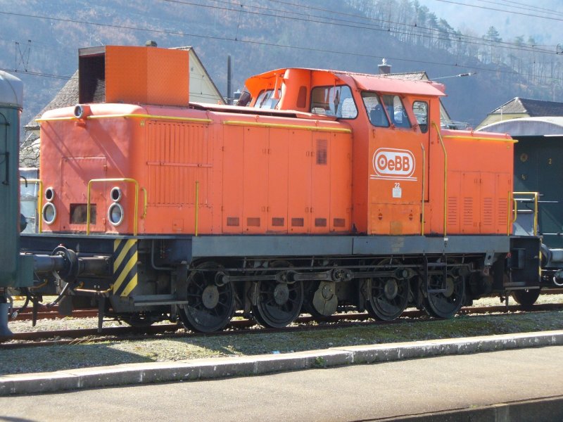 OeBB - Diselrangierlok Em 4/4 22 im Bahnhof von Balsthal am 06.04.2007