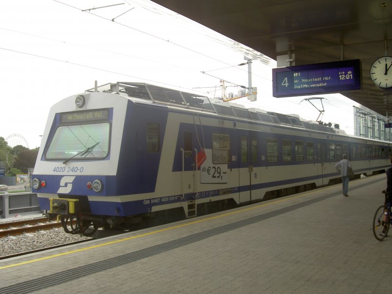 �BB ET 4020 240-0 am 19.08.2006 in Wien Prater Stern.