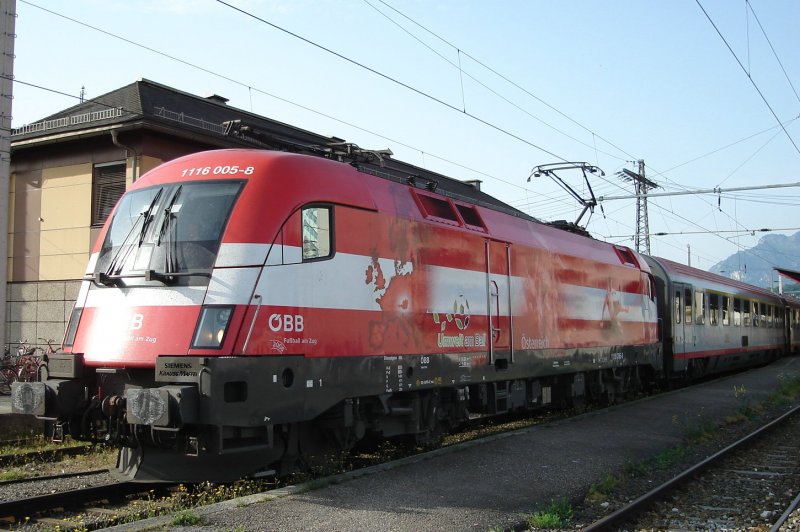 BB Euro-Lok 1116 006-8 sterreich steht zur Abfahrt nach Wien W. bereit 6/08