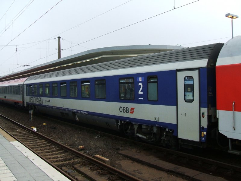 BB Liegewagen des CNL 300 Milano/Wien West in Bochum Hbf.(01.09.2007)