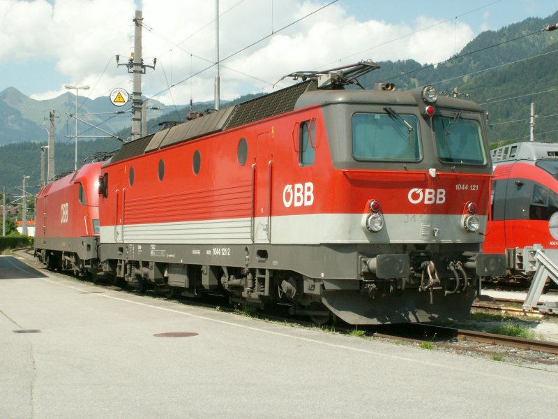 BB Lok 1044 121-2 im Depot Bludenz.12.08.09
