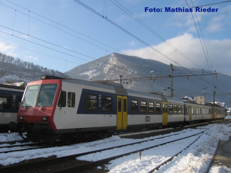 OeBB- Pendelzug im Bahnhof Balsthal am 21.02.09