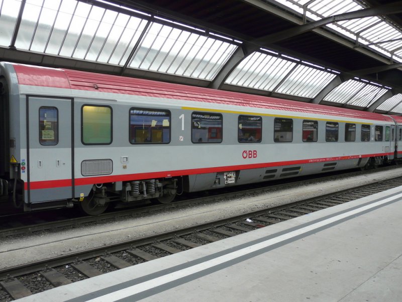 BB - Personenwagen 1 Kl. Amz 73 81 19-91 541-6 im Hauptbahnhof von Zrich am 06.05.2009