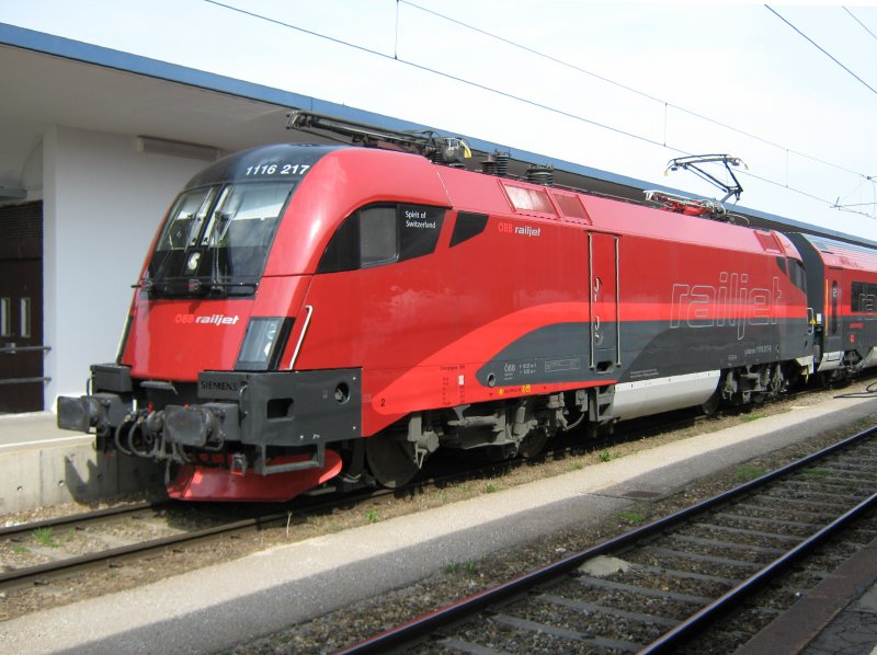 BB Railjet 1116 217-9  Spirit of Switzerland  abfahrbereit im Bahnhof Wien West. 06.04.2009.