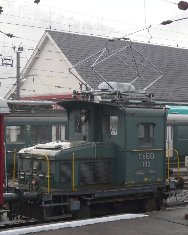 OeBB - Rangierlok Te 2/2  102 im Bahnhof von Balsthal am 30.12.2007