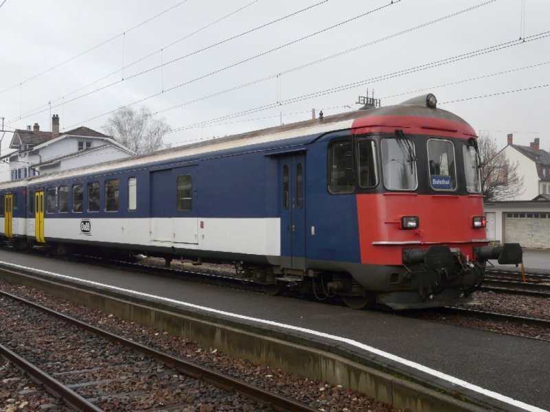 OeBB - Steuerwagen mit Gepckabteil BDt 905 (ex SBB )im Bahnhof von Balsthal am 30.12.2007