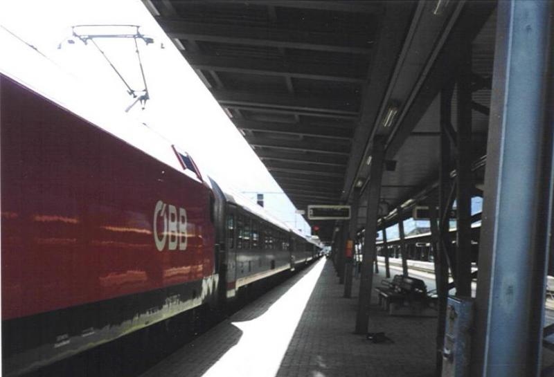 BB Taurus mit dem Eurocity  Maria Theresia  am 7.6.03 in Bludenz