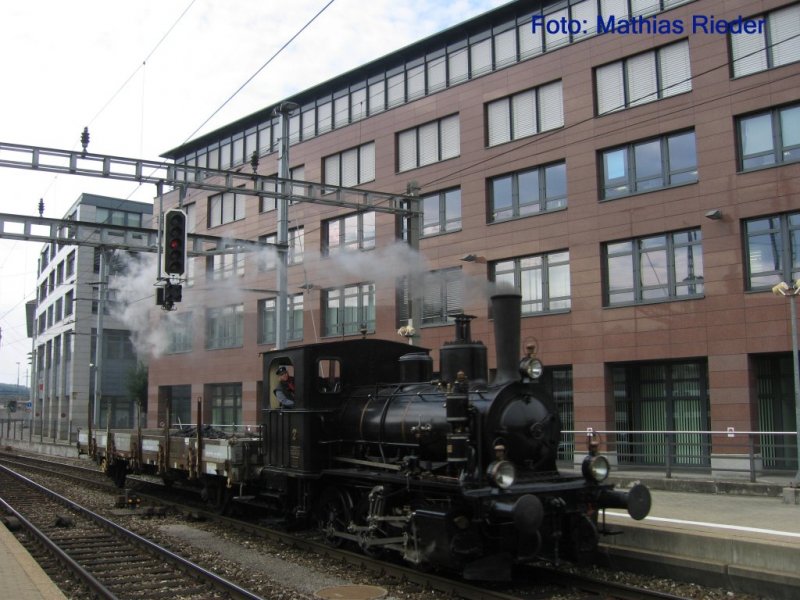OeBB Tigerli 2 auf der �berf�hungsfahrt nach Etwilen, bei der Einfahrt in den Bahnhf Olte am 14. Juni 08