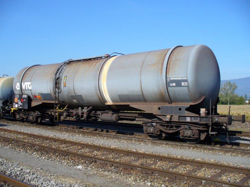 �BB - Zisternenwagen Zacns 33 81 783 9 041-9 im SBB Bahnhof von Arch am 21.09.2007