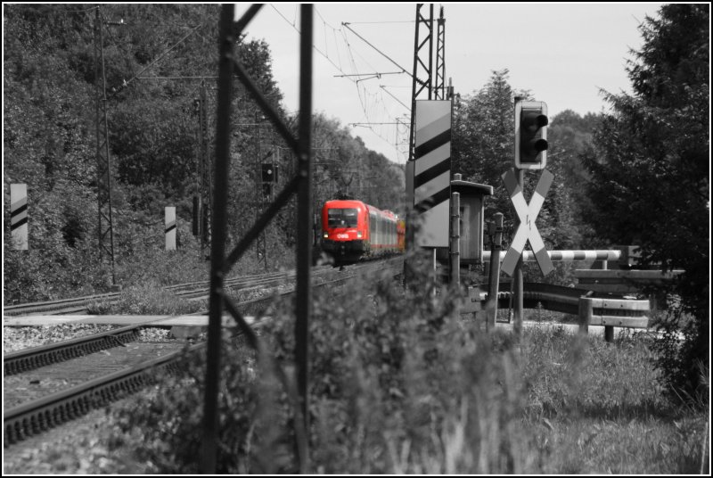 OEC 663  PARLAMENT  ist bei Rosenheim auf der Fahrt nach Feldkirch im Vorarlberg. (29.06.07)