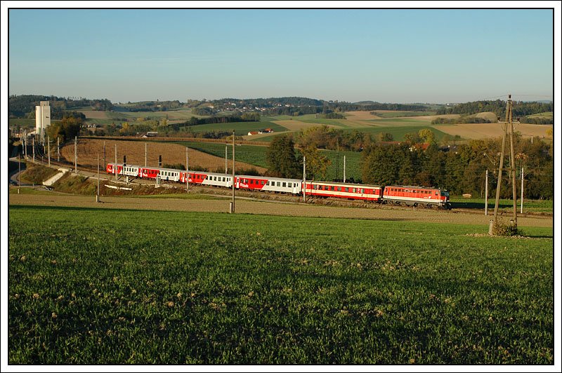 fters auf den Regionalzgen zw. Passau und Linz anzutreffen, die Reihe 1142. Die Aufnahme zeigt den  R 5925 von Passau nach Linz kurz nach Haiding am 14.10.2007.