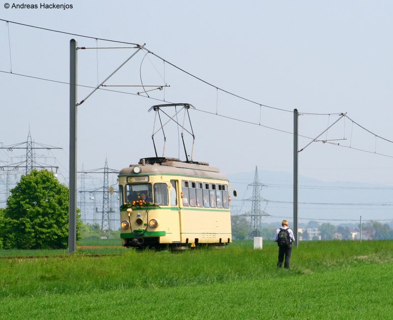 OEG 71 als Sonderfahrt nach K�fertal zwischen Heddesheim und Wallstadt Ost am 2.5.09
