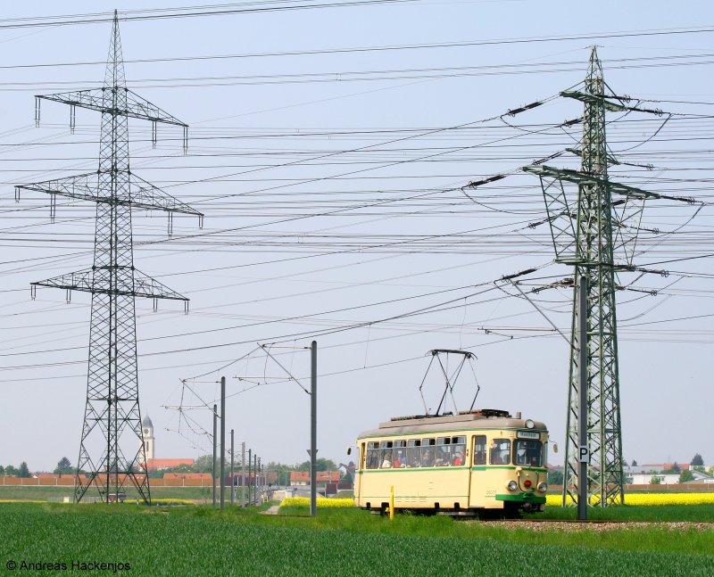 OEG 71 als Sonderfahrt nach K�fertal zwischen Heddesheim und Wallstadt Ost am 2.5.09