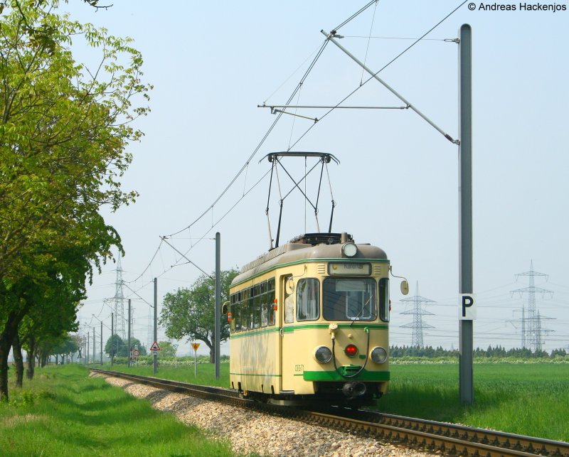 OEG 71 als Sonderfahrt zwischen Heddesheim und Wallstadt Ost am 2.5.09