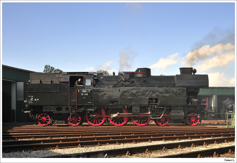 GEG 78.618 vor dem Rundlokschuppen in Ampflwang, 4.10.2009.