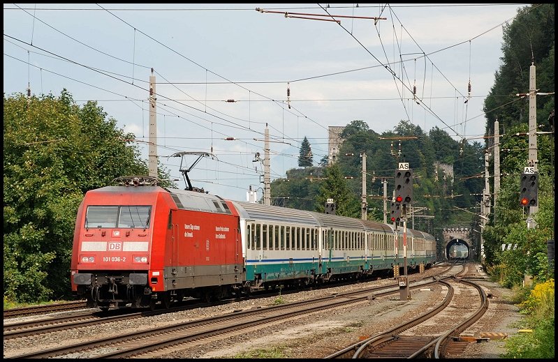 sterreichurlaub 2008 - DB: Die 101 036 zieht einen Italienischen IC bis zum Brenner. Aufgenommen am 01.September 2008 in Brixlegg.