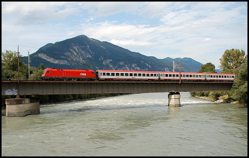 sterreichurlaub 2008 - BB: Eine 1116er zieht einen Zug nach Innsbruck. Aufgenommen im September 2008 bei Brixlegg.