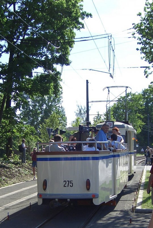 Offener Beiwagen 275 hinter Tw 3 bei der Fahrt nach Bindersleben, 20.6.2005