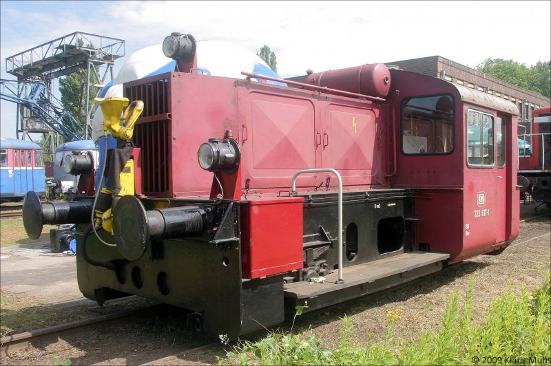 Offener Tag der Historischen Eisenbahn Gelsenkirchen im BW Gelsenkirchen-Bismarck am 1.August 2009: 
Die Kf2, 323 617-1, ist eine Dauerleihgabe der Arbeitsgemeinschaft Historische Eisenbahnfahrzeuge (AGHE) an die HEG.