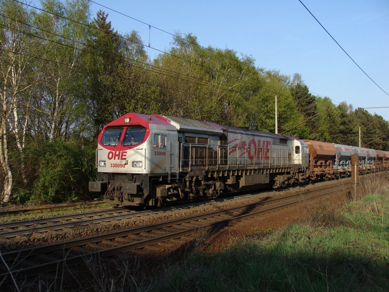 OHE-Tiger auf dem Weg Richtung Braunschweig. Fotografiert am 13.04.2009 unter der Straenbrcke Diesdorfer Graseweg in Magdeburg.