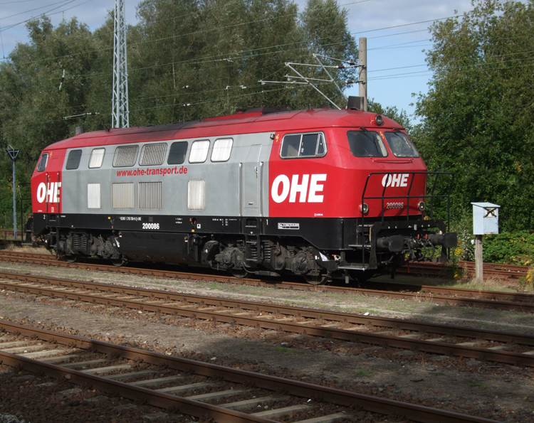 OHE200086(ex DB 216 158) wartet auf ihren nchsten Einsatz 
nach Stendal-Niedergrne im Bahnhof Rostock-Bramow.(25.09.09)