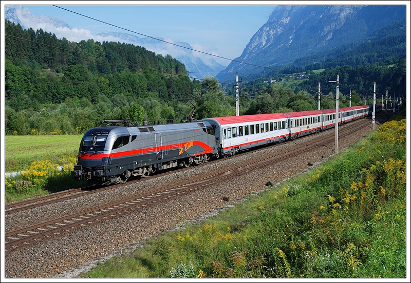 OIC 111 von Mnchen Hbf nach Klagenfurt Hbf war am 22.8.2008 mit 1016 035 bespannt. Die Aufnahme entstand kurz vor Bischofshofen.