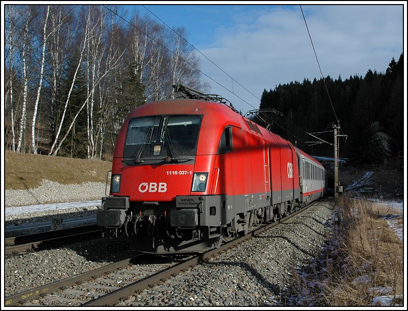 OIC 535  Stadtgalerie Klagenfurt  von Wien nach Villach, wurde am 6.1.2007 von 1116 037 bespannt. Die Aufnahme entstand am Sdportal des Semmeringtunnels.