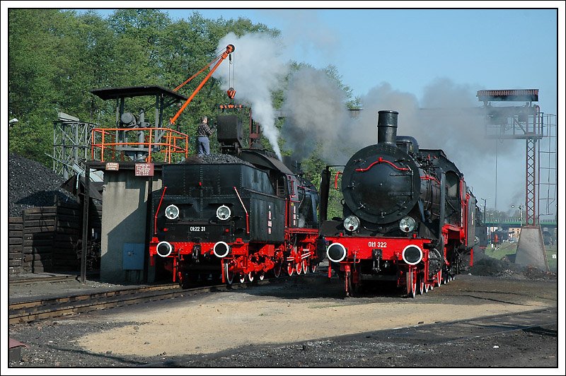 Ok22-31 und Ok1-322 bei den Vorbereitungen fr die Dampflokparade in Wolsztyn, aufgenommen am 2.5.2008.