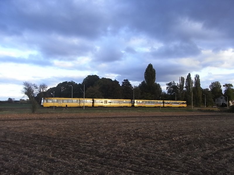 Oktober 2009. Eine Stadtbahn der SSB.