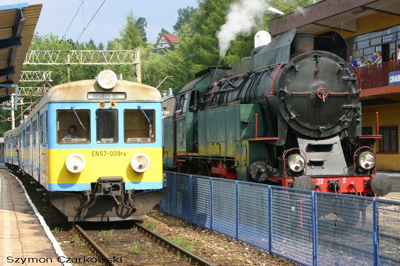 OKz32-2 und EN57-009 in Chabowka am 29.07.2006