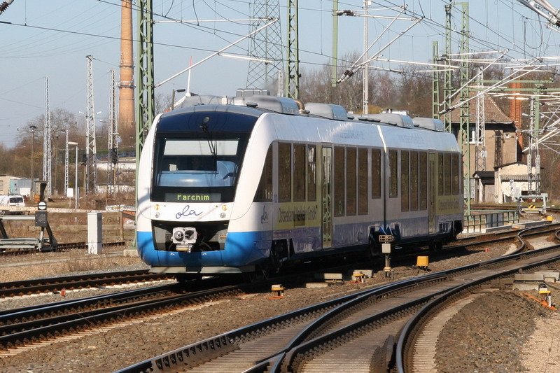 OLA bei der Einfahrt in den Bf. Schwerin aus Gadebusch komment. 03/2007
