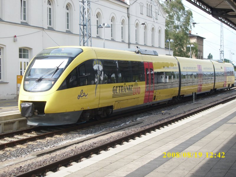 OLA-Triebwagen 0005 am 19.08.2008 auf der Fahrt von Btzow nach Ueckermnde beim Halt in Gstrow.