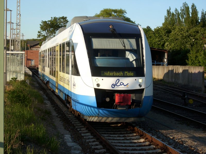 OLA-Triebwagen 701 hatte am Abend vom 14.Mai 2009 in Bergen/Rgen auf Anschlureisende gewartet danach ging es nach Lauterbach Mole.