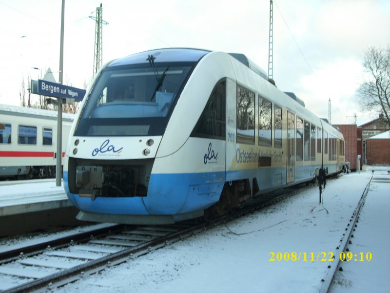 OLA-Triebwagen 703 am 22.11.2008 in Bergen/R�gen.