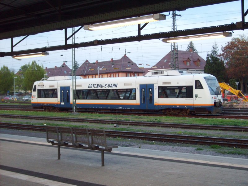 Ortenauer S-Bahn steht in Offenburg Hbf auf einem Abstellgleis. 13.04.09
