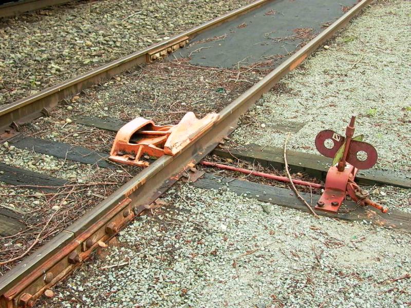 Ortsgestellte Gleissperre an einem Nebengleis der BNSF nrdlich von Seattle (Mai 2003).