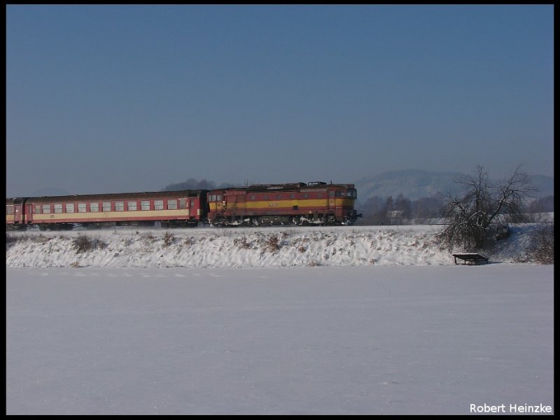 Os 6607 nach Liberec mit 753 192-4 bei Velky Valtinov am 06.01.2009