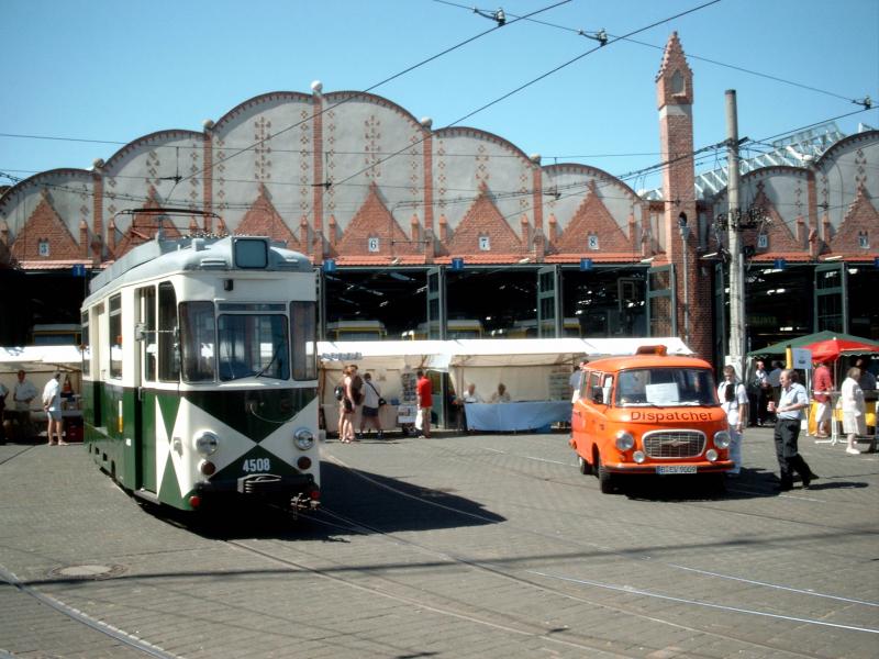 Ostalgie am Tag der Offenen T�r in der Wendenschlo�str. 10.8.03