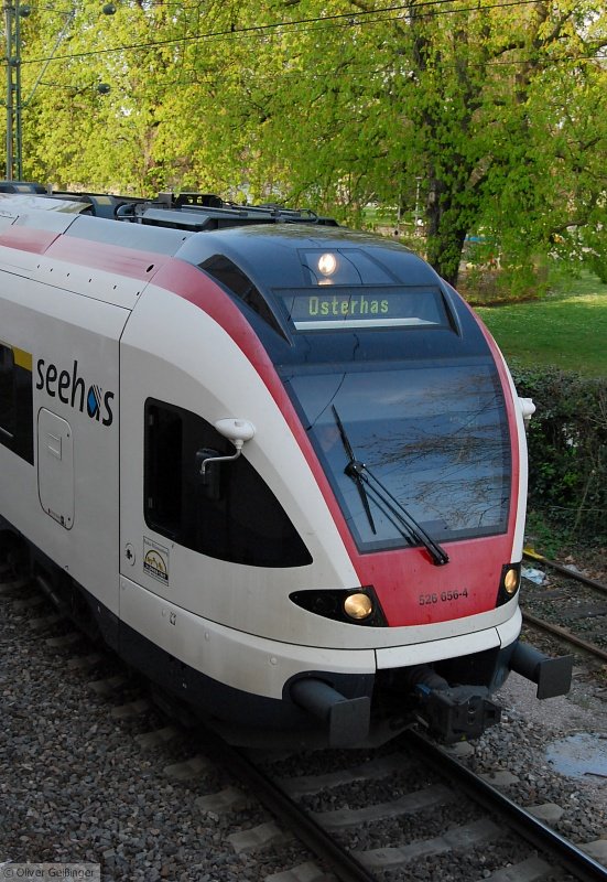 Osterhas (II). Hier ist der Beweis: Es gibt doch Osterhasen. Bisher dachte ich es seien possierliche Nagetiere, aber weit gefehlt... (Ostermontag 2009, 17:33)