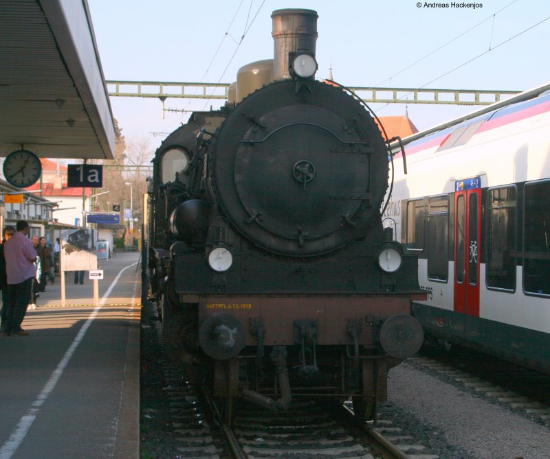 P8 der Marburger Lnderbahn mit dem Zug der Erinnerung in Konstanz 2.4.09