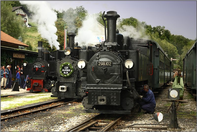 Parade der Dampfloks 298.102 & 298.106 Klaus und 298.52 beim 120 Jahr Jubilum der Steyrtalbahn.
Grnburg 6.9.2009